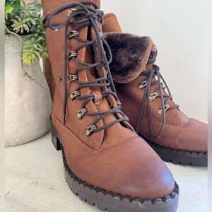 Vintage Foundry Fashionable Rancher Style Lace -up Brown Boots Ladies Size 9
